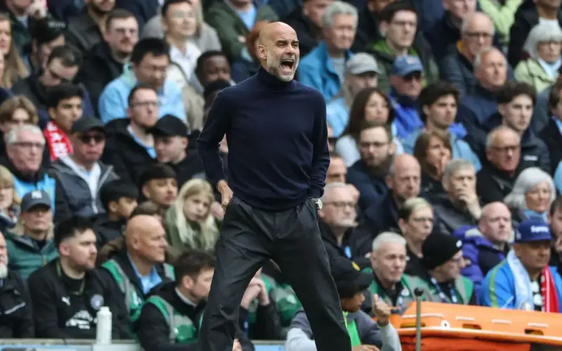 العائدون من الموت.. انتفاضة جوارديولا والجوكر يقودان السيتي إلى أعتاب الثلاثية